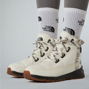 NWT North Face Thermoball Luxe Lace Up Boots